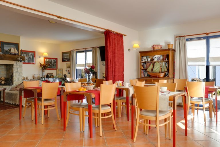 Salle du petit-déjeuner de l’hôtel